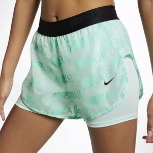 Nike Air Womens Medium Mint Green 2 in 1 Athletic Running Shorts Fitness